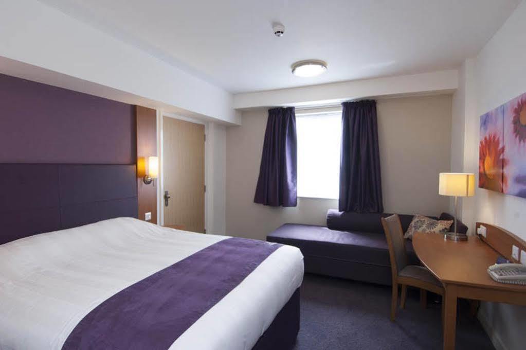 Premier Inn Greenock Buitenkant foto