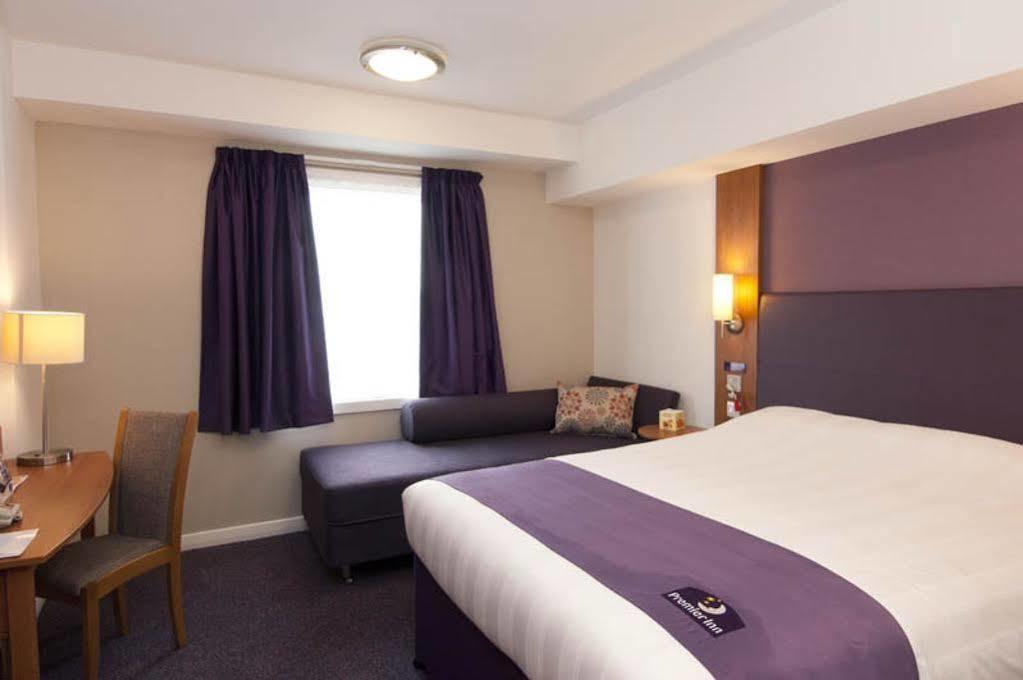 Premier Inn Greenock Buitenkant foto