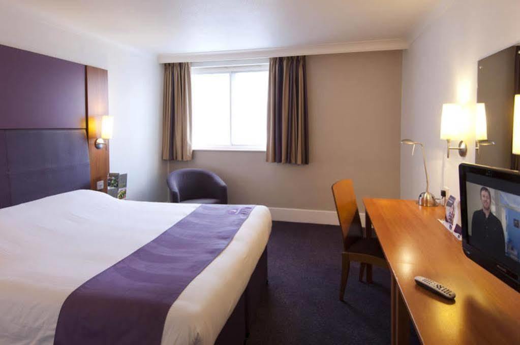 Premier Inn Greenock Buitenkant foto