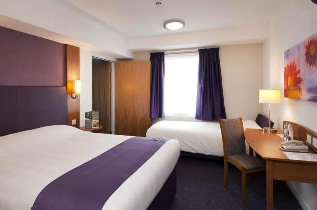 Premier Inn Greenock Buitenkant foto